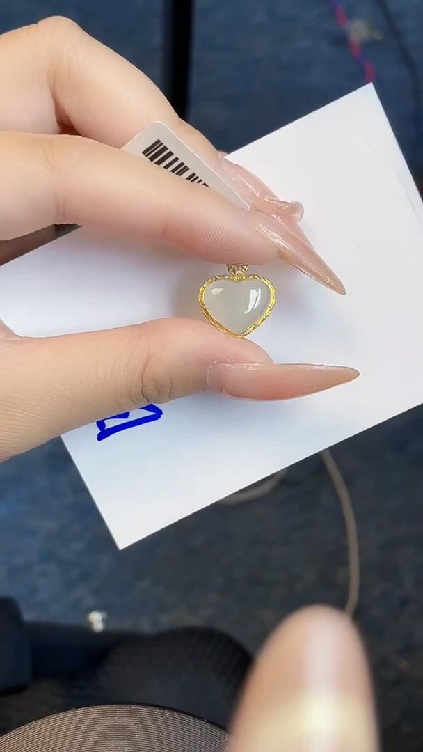 【闪购商品】翡翠颈饰18K金镶嵌00000000