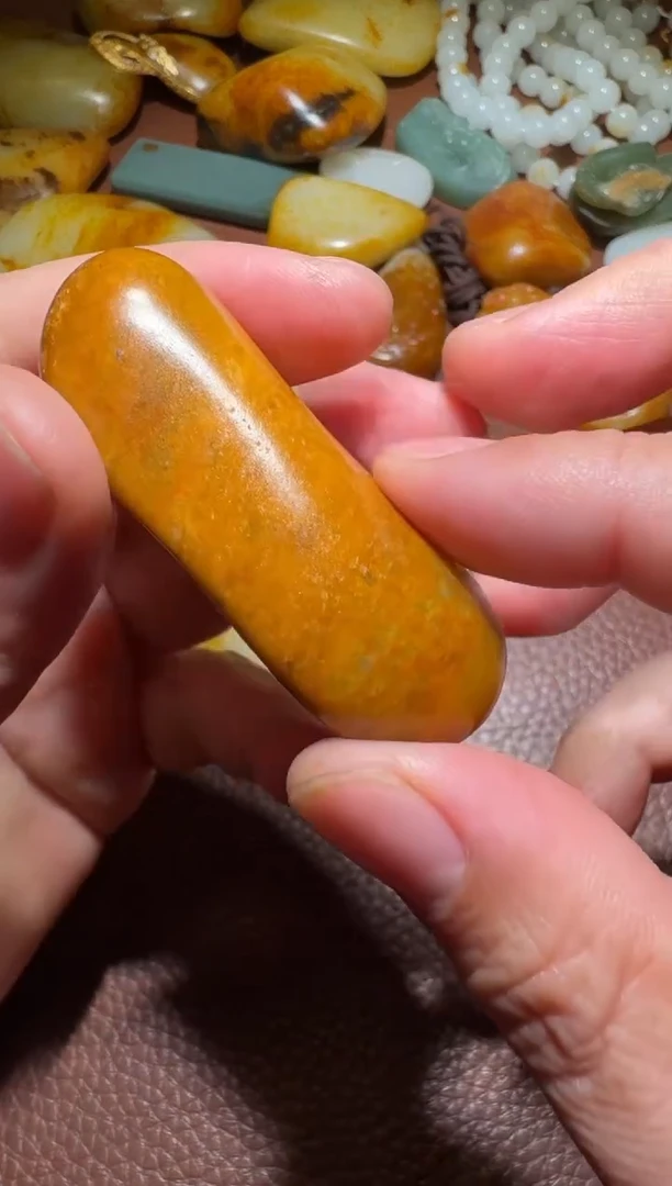 未镶嵌和田玉挂件0*1和田玉