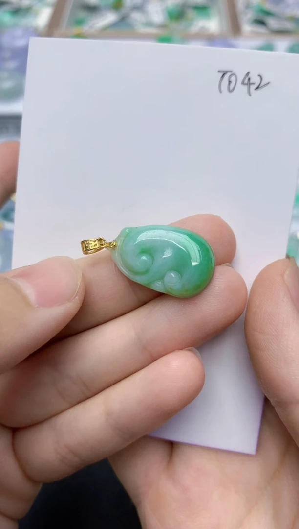 翡翠未镶嵌颈饰天然缅甸翡翠A货