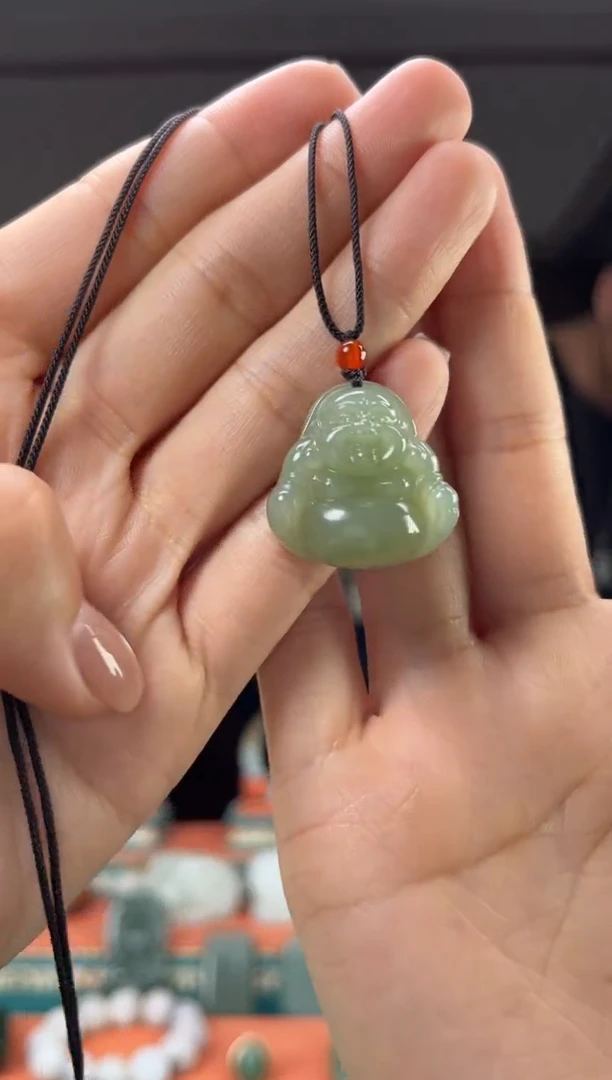 和田玉未镶嵌颈饰1