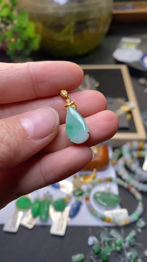 颈饰未镶嵌翡翠39886