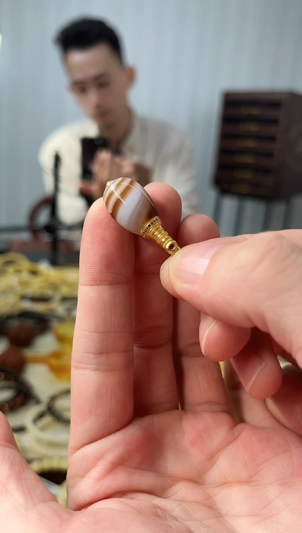 未镶嵌三通玛瑙/玉髓故*?三通
