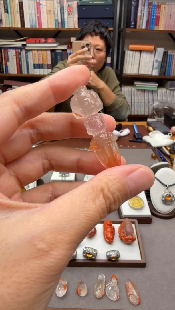 颈饰未镶嵌南红玛瑙金刚杵吊坠