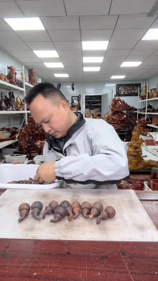 【闪购商品】花梨木类木雕工艺品88888888