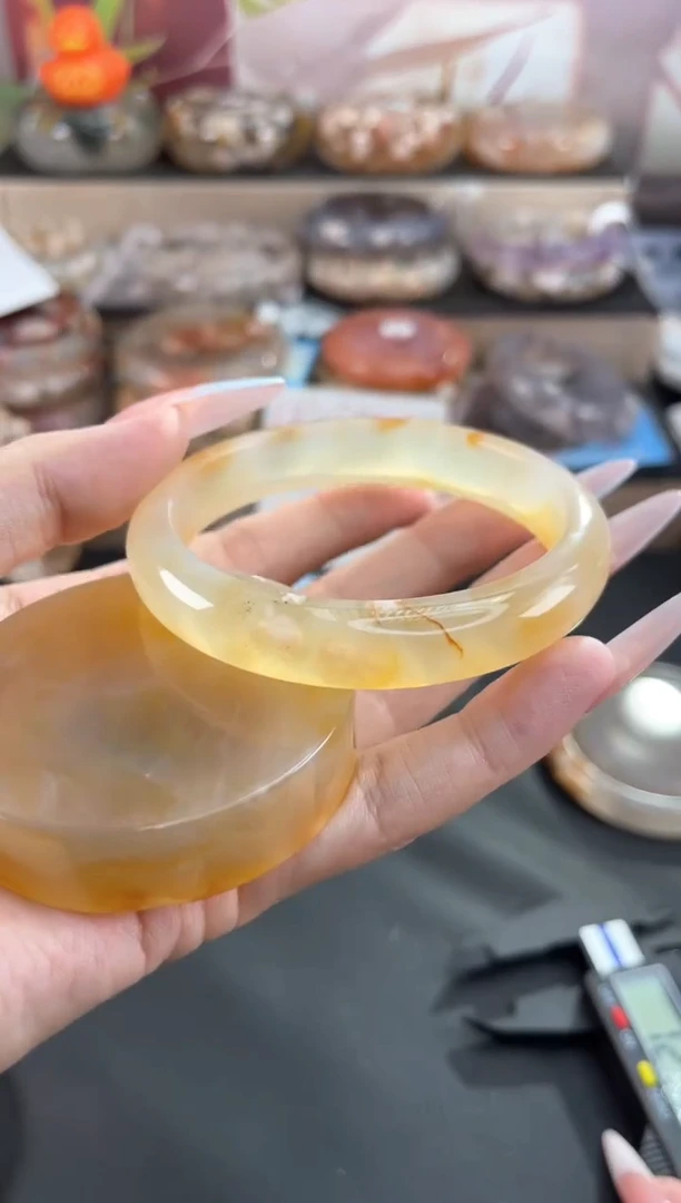 未镶嵌手镯石英质玉60