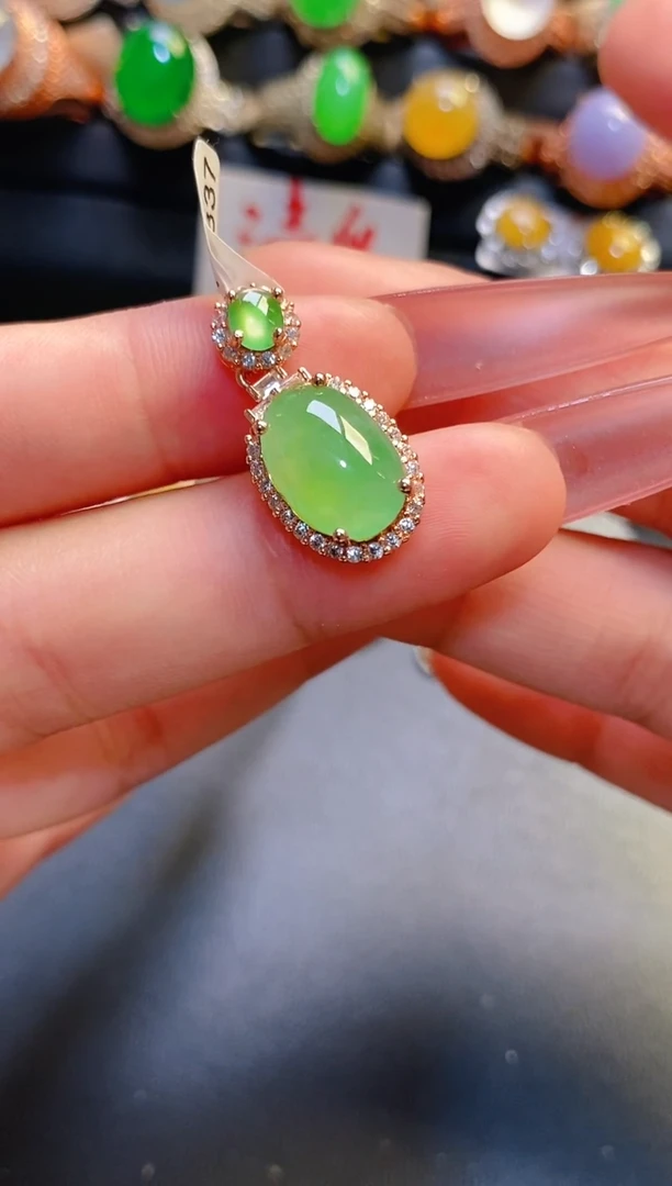 银S925镶嵌翡翠耳饰天然