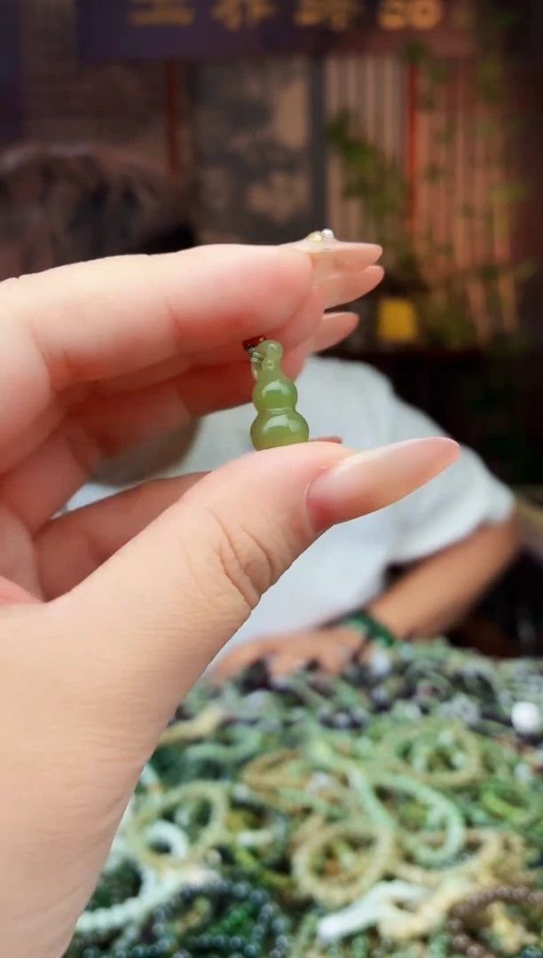 和田玉未镶嵌颈饰拍一发一