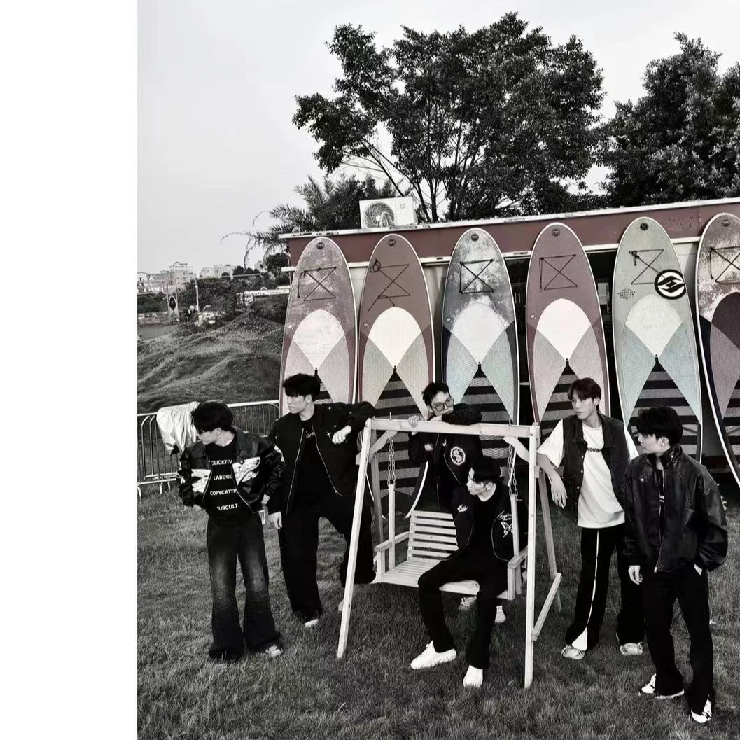 5201-1  春款尝鲜潮牌买手阔腿休闲裤 KE