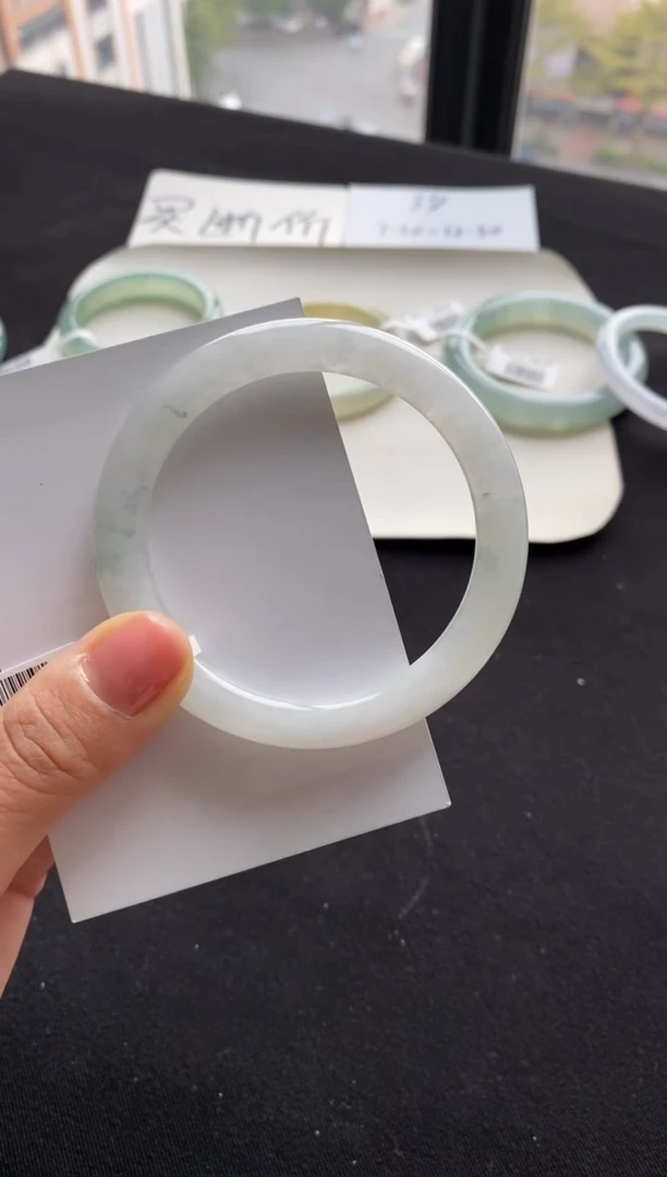 【闪购商品】翡翠手镯（圆镯）未镶嵌54圆条--不退不换