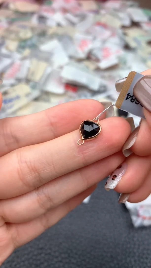 18K金镶嵌挂件翡翠—