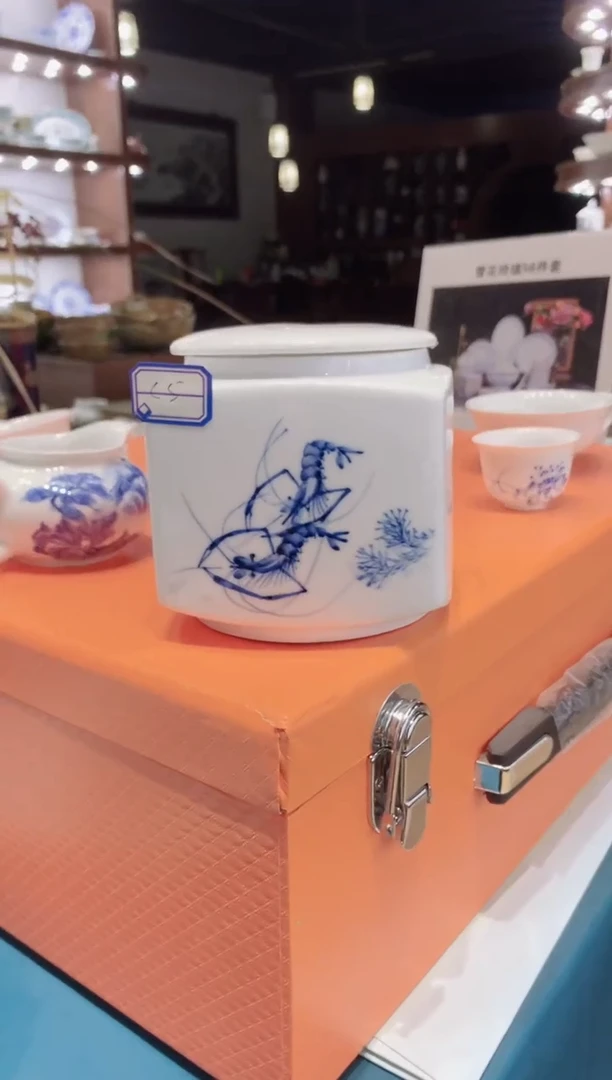 【闪购商品】手工手绘高温白瓷茶叶罐C5