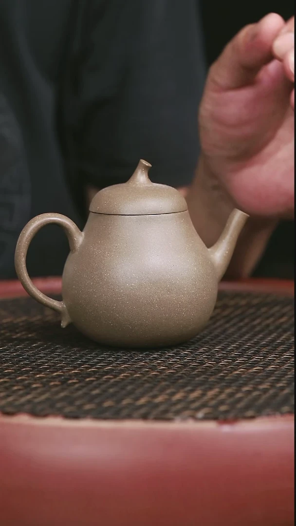 茶壶紫砂9号蟹壳青梨形180CC微瑕