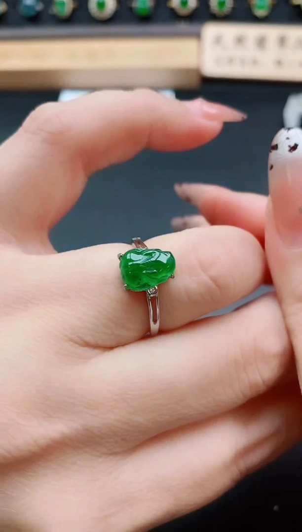 银S925镶嵌戒指翡翠1