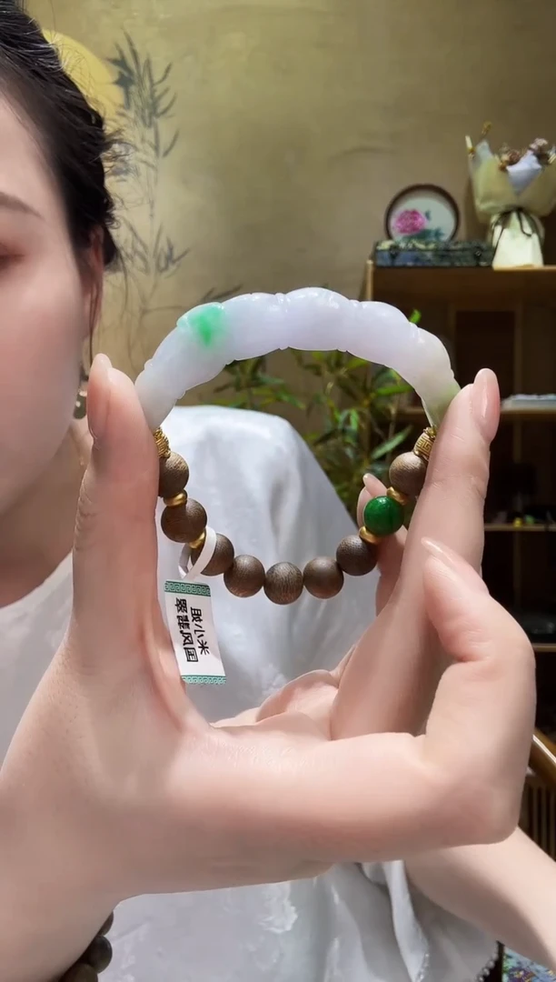 颈饰未镶嵌翡翠手牌