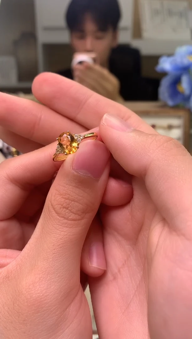 银S925镶嵌戒指黄晶....