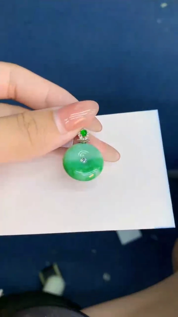 翡翠未镶嵌吊坠(不含链)1