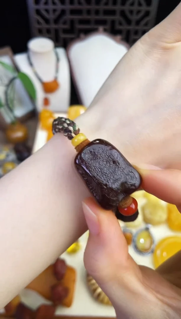 未镶嵌琥珀珠宝奇石柒月