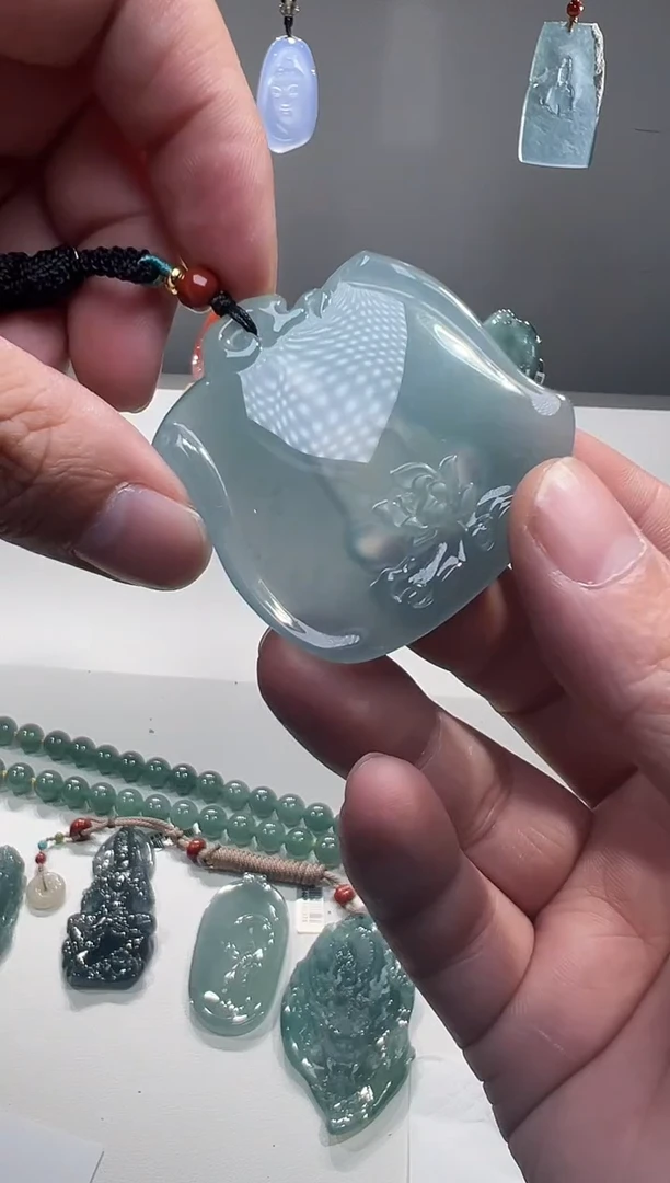 吊坠(不含链)未镶嵌翡翠观音