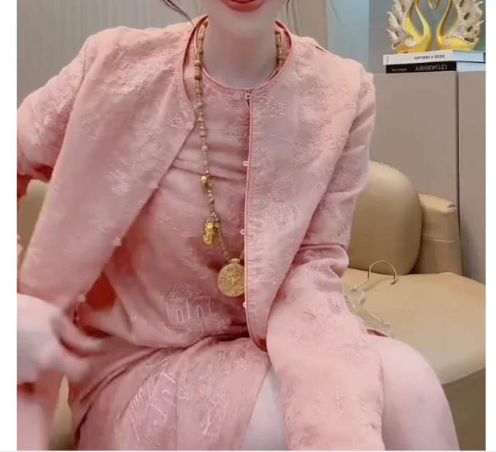 2025春季新款网红同款洋气减龄气质韩版爆款两件套女cx