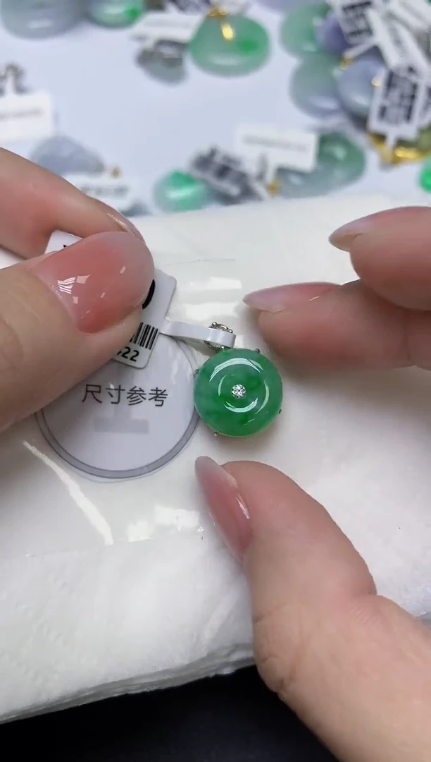 颈饰未镶嵌翡翠天然缅甸翡翠A货多样性发一件