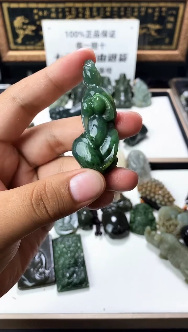 颈饰未镶嵌和田玉1