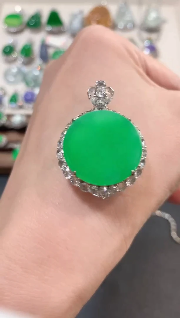 翡翠18K金镶嵌吊坠(不含链)S****am40