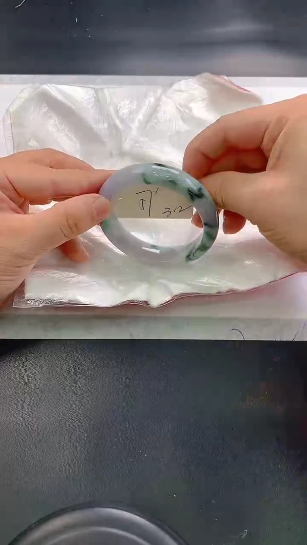 未镶嵌手镯翡翠302