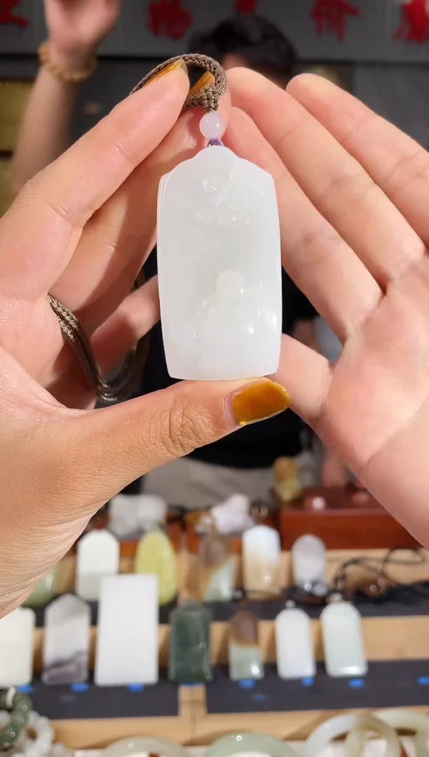 和田玉未镶嵌颈饰1