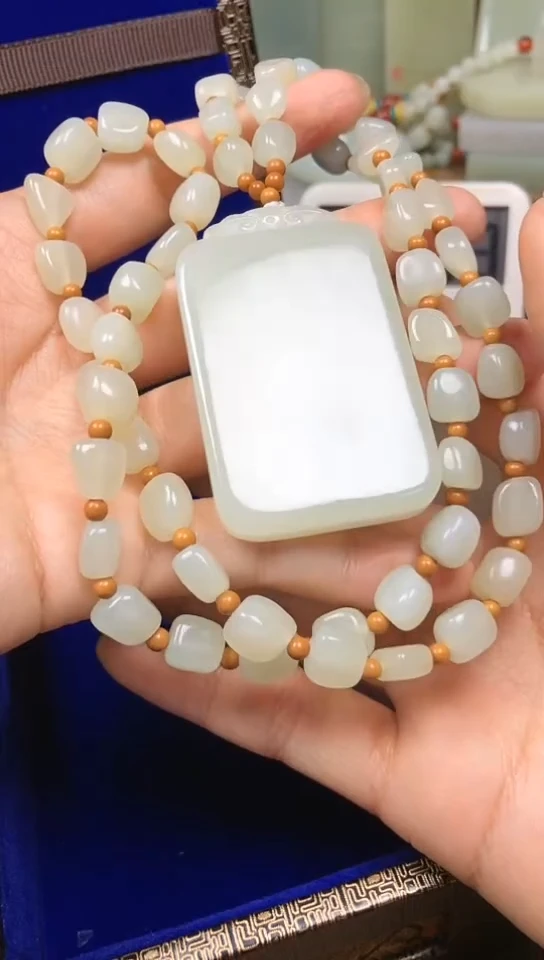 颈饰未镶嵌和田玉荣****4荣合昌