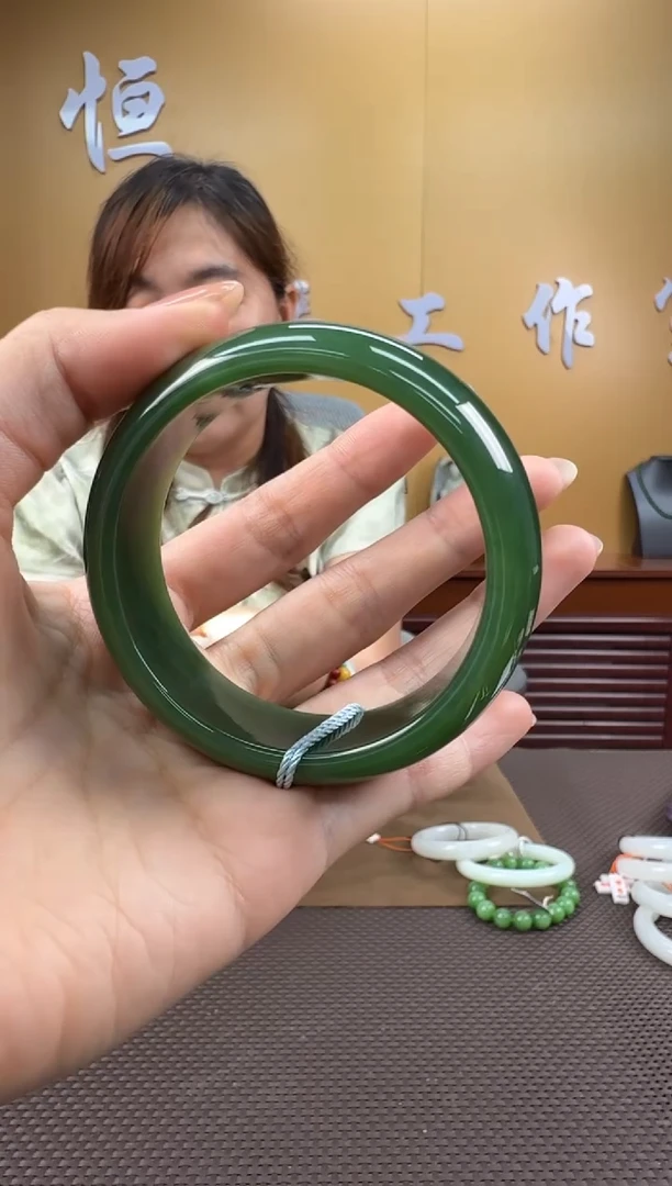 颈饰未镶嵌和田玉 57