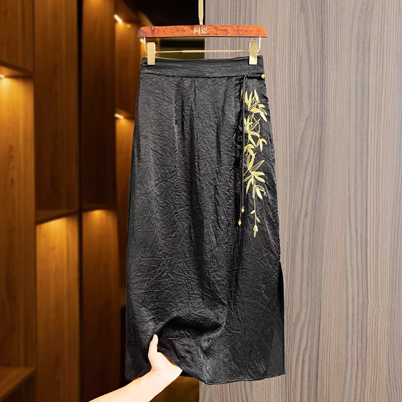 美爱《金枝醋酸》新国风手工绣 醋酸绉缎开叉半身裙春夏百搭气质