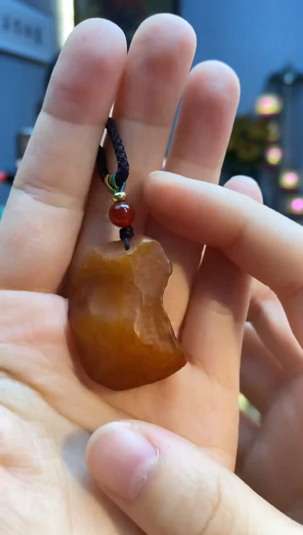 琥珀颈饰未镶嵌吊坠