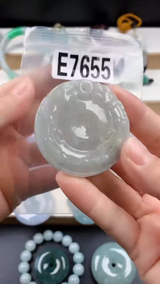 颈饰未镶嵌翡翠天然翡翠吊坠挂件