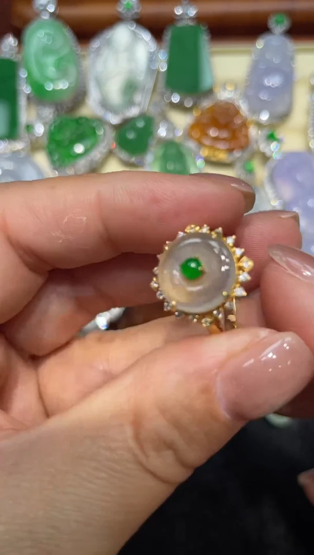 【闪购商品】翡翠颈饰18K金镶嵌翡翠168