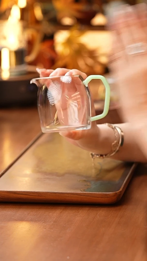 暗香疏影秦权匀杯浅玉+暗香疏影咖皮绒杯垫