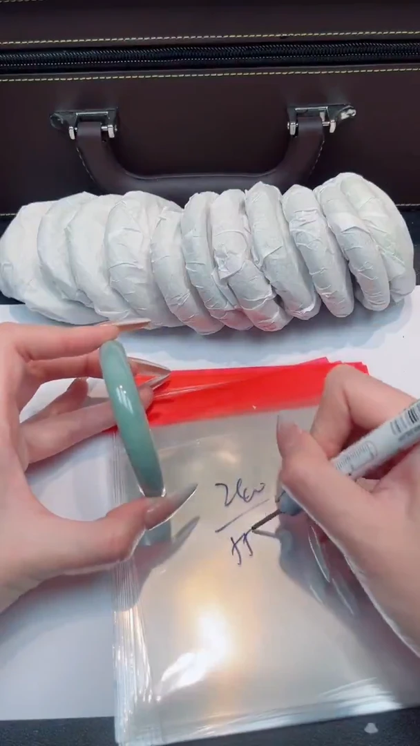 未镶嵌手镯翡翠默认有瑕，no退换-240