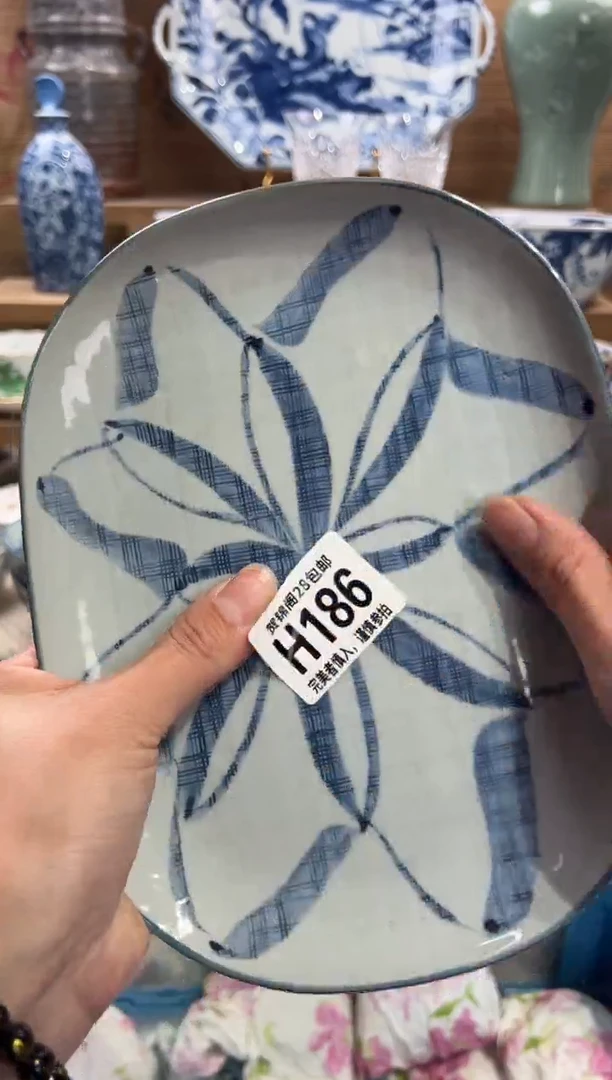 瓷片圆***贝       H186