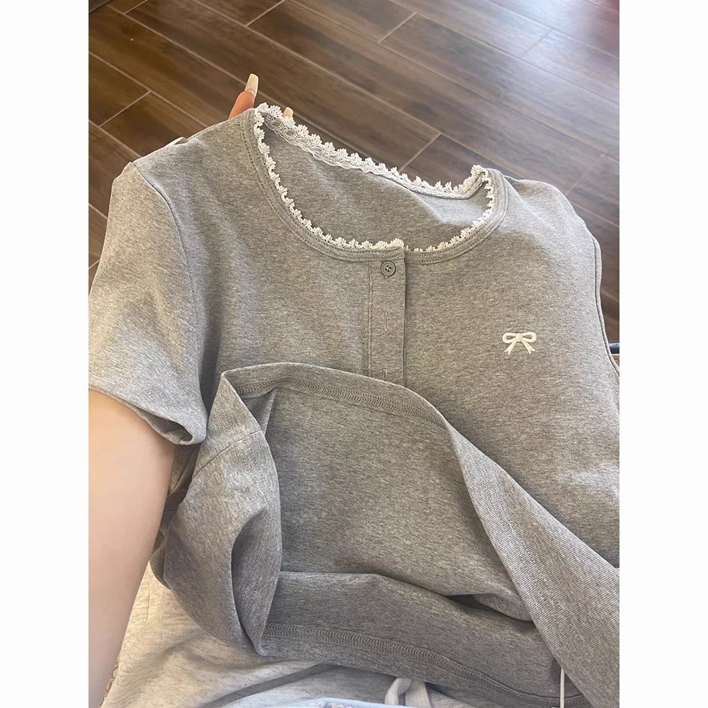 小众独特别致灰色蕾丝蝴蝶结圆领纯色大码修身型休闲短袖t恤ins
