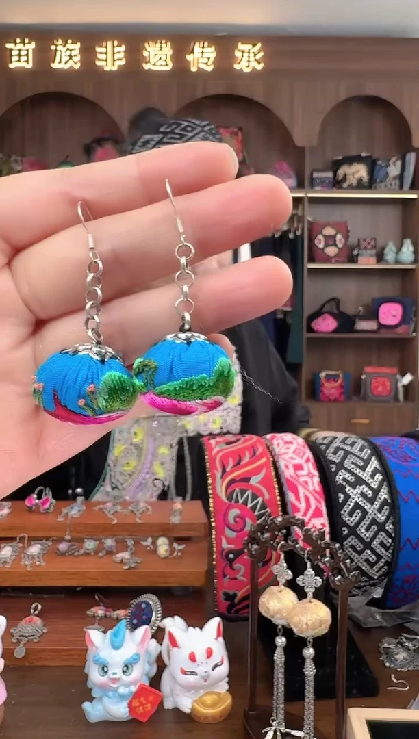 【闪购商品】织绣扶光苗绣传承2