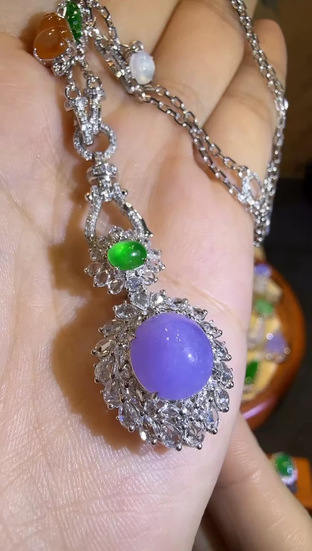 【闪购商品】翡翠颈饰18K金镶嵌浓紫蛋面含链套装