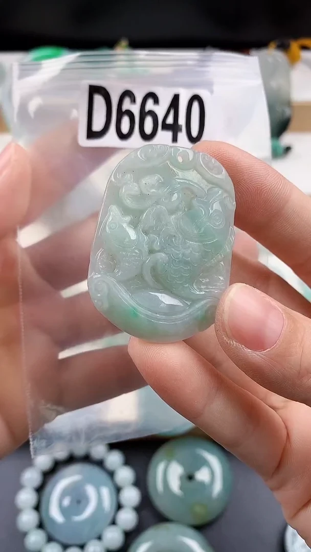 颈饰未镶嵌翡翠天然翡翠吊坠挂件