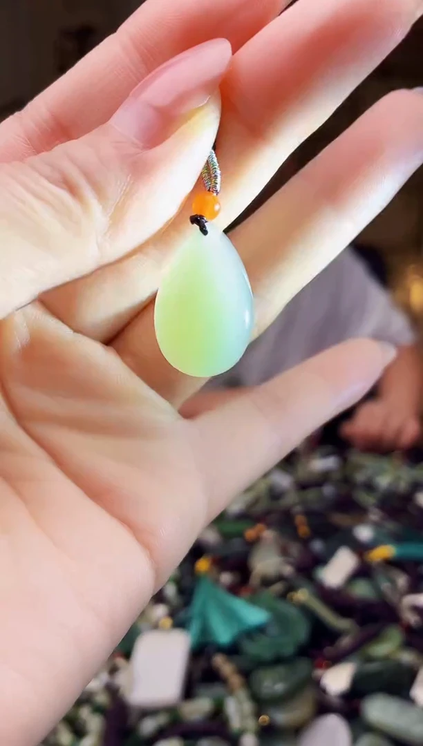 颈饰未镶嵌和田玉多样性发货，拍一发一