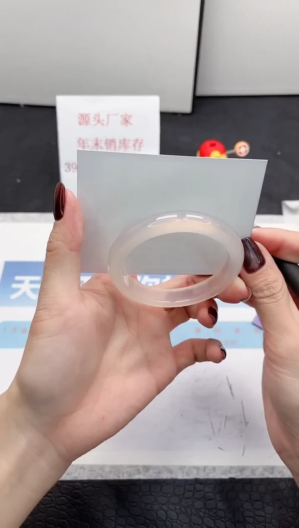 【闪购商品】石英质玉手镯未镶嵌278-52.5