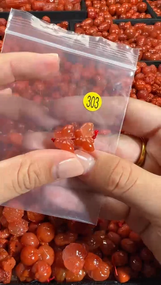 颈饰未镶嵌南红玛瑙1