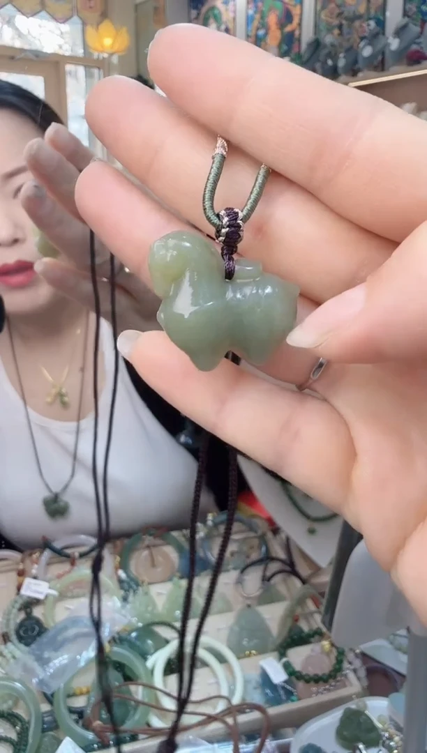 颈饰未镶嵌和田玉小马吊坠