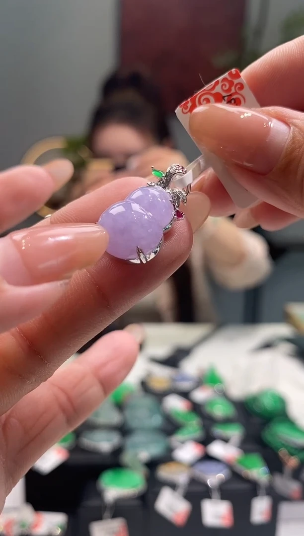 翡翠18K金镶嵌吊坠(不含链)葫芦