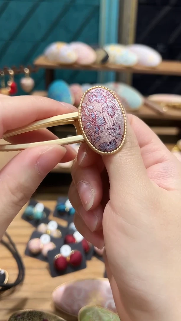 【闪购商品】【一物一拍车2.3】粉紫花椭圆鸭嘴夹