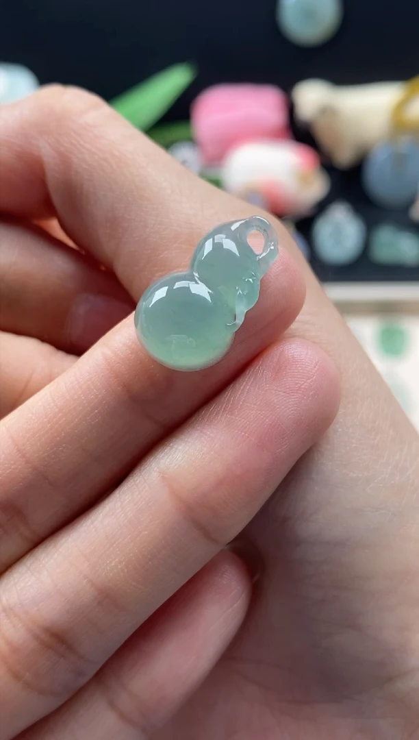 【闪购商品】翡翠颈饰未镶嵌翡翠晴绿葫芦
