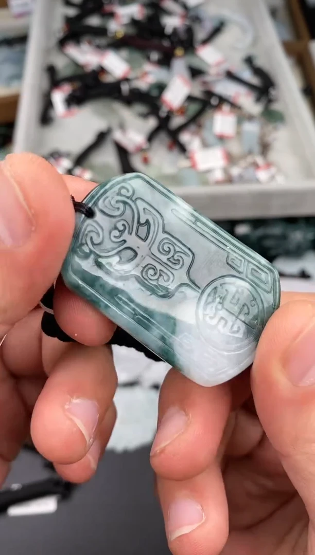 【闪购商品】翡翠颈饰未镶嵌  天然翡翠，一物一图