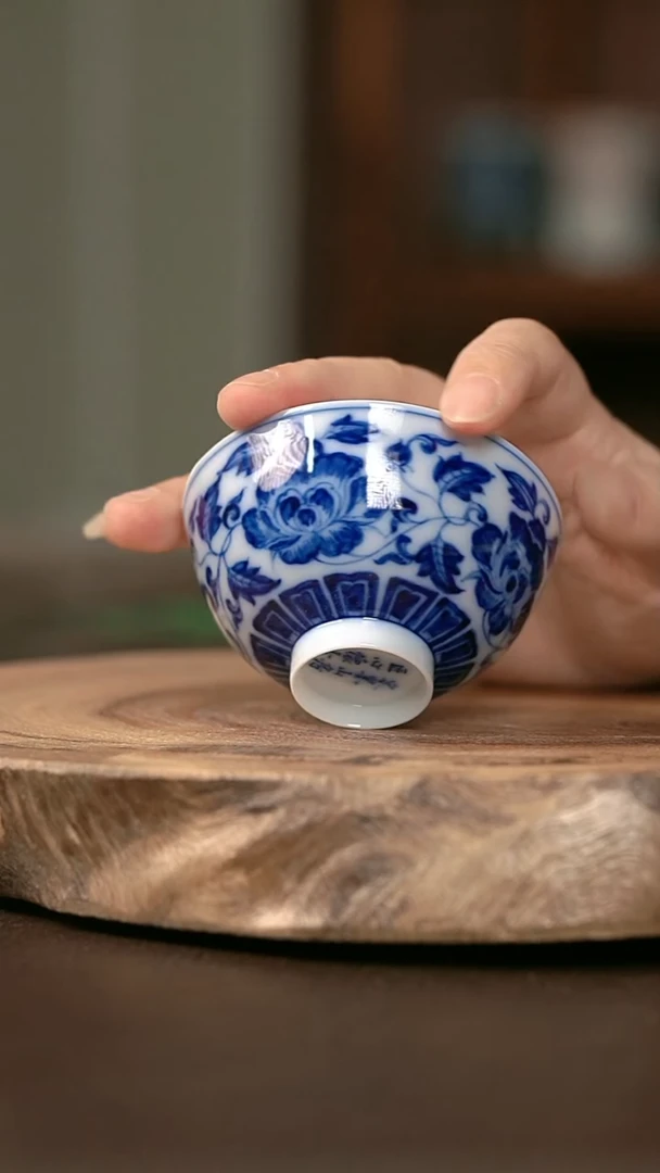 手绘手绘高温现代瓷  气 薄胎缠枝牡丹鸡心杯80C